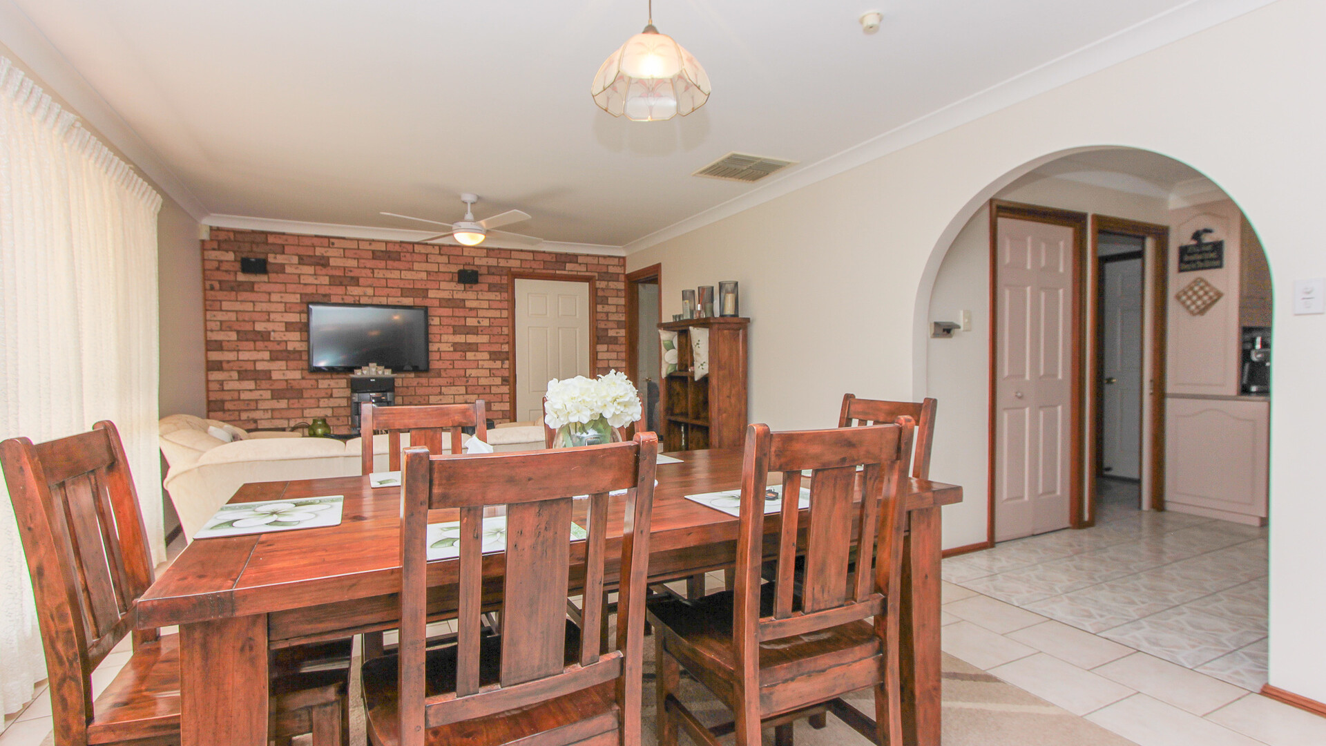 26 Midgeon Street, Narrandera NSW 2700 - photo 4