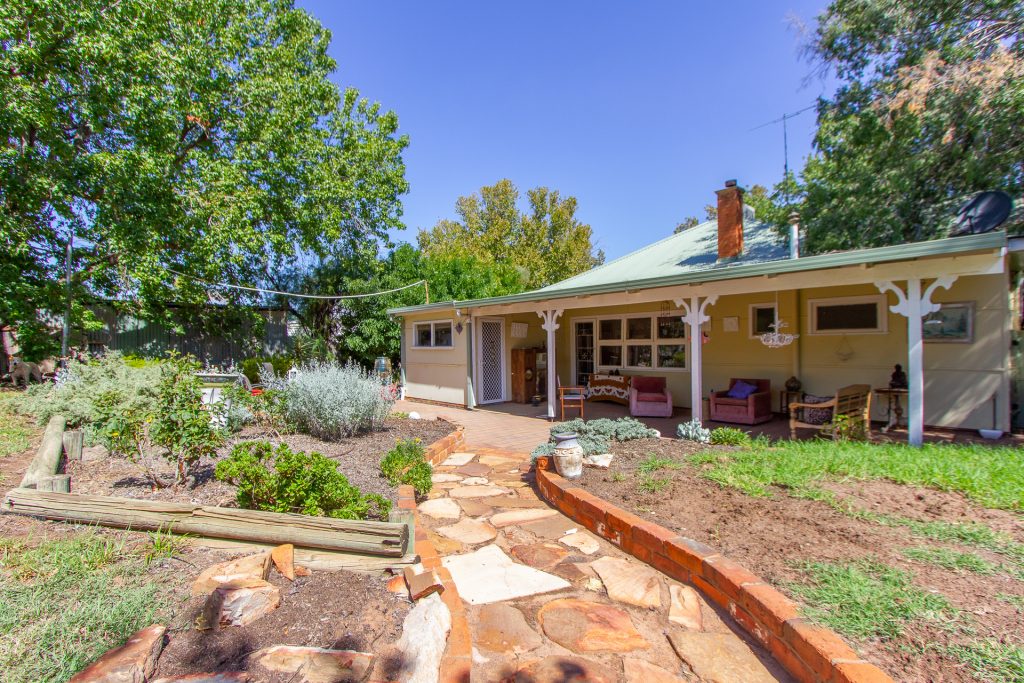 51 King Street, Narrandera NSW 2700 - photo 16