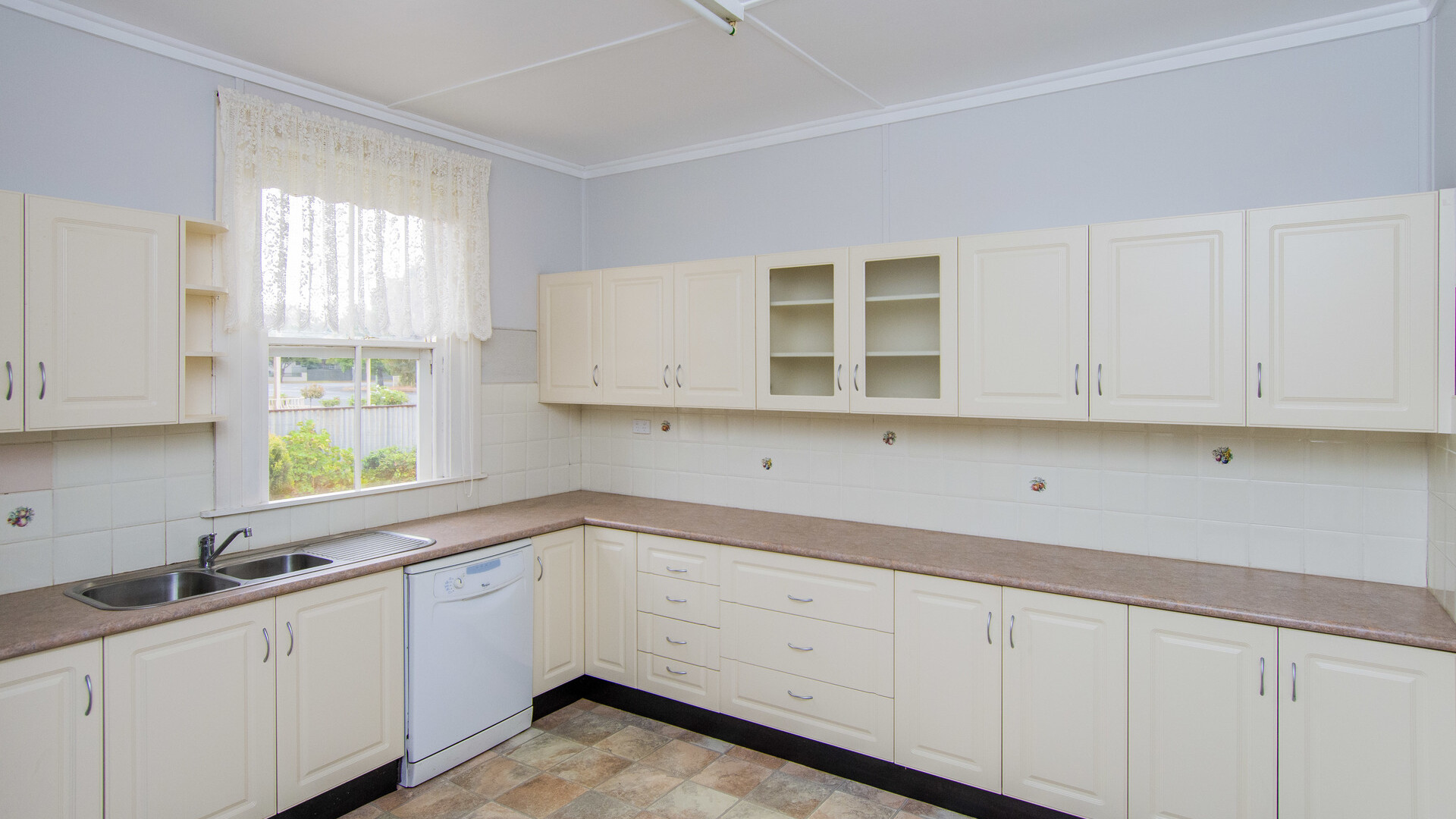 185 Deboos Street, Temora NSW 2666 - photo 2