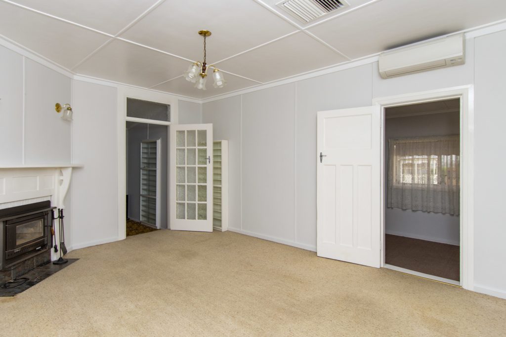 185 Deboos Street, Temora NSW 2666 - photo 11