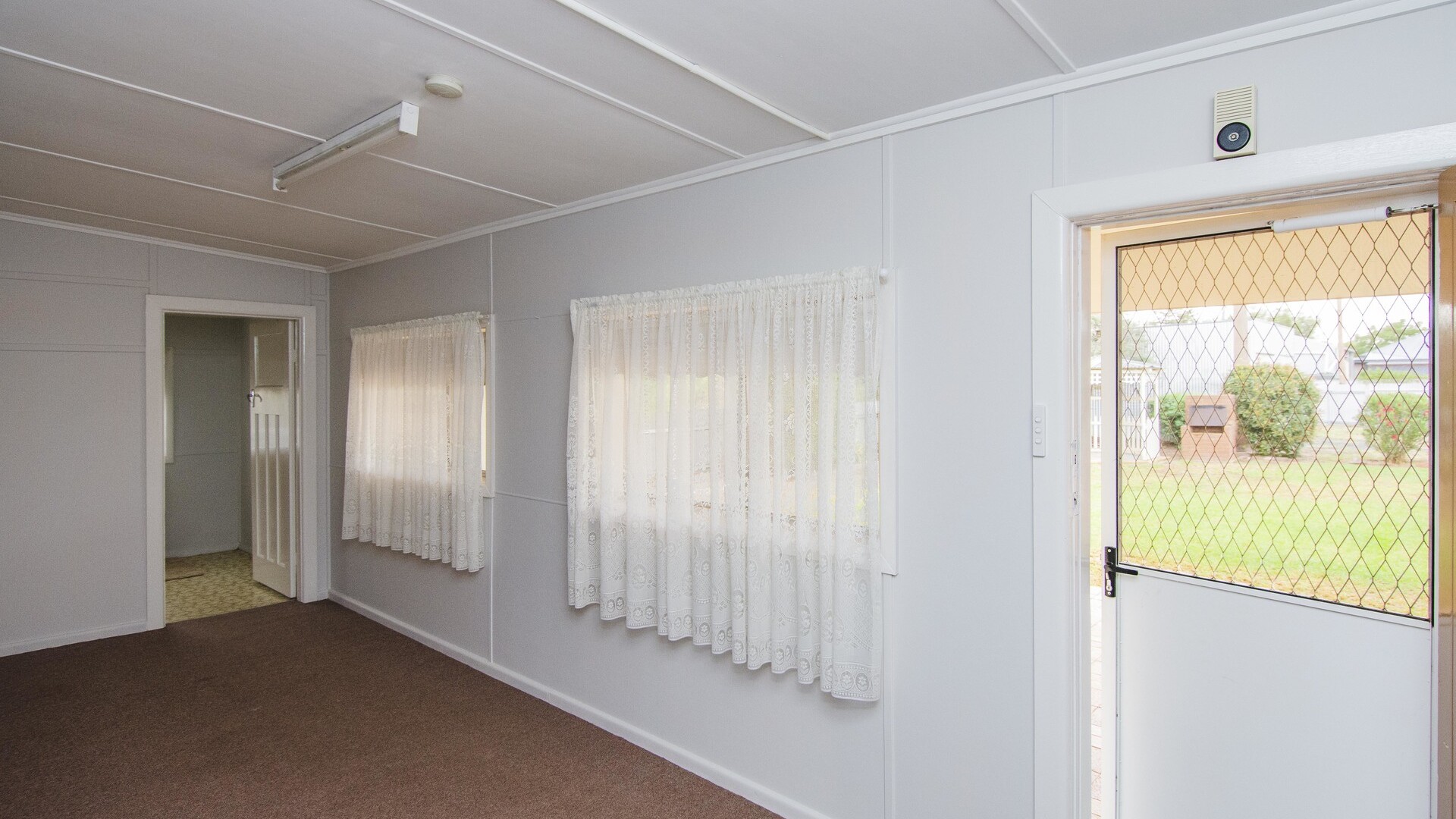 185 Deboos Street, Temora NSW 2666 - photo 12