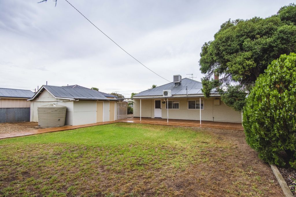 185 Deboos Street, Temora NSW 2666 - photo 15
