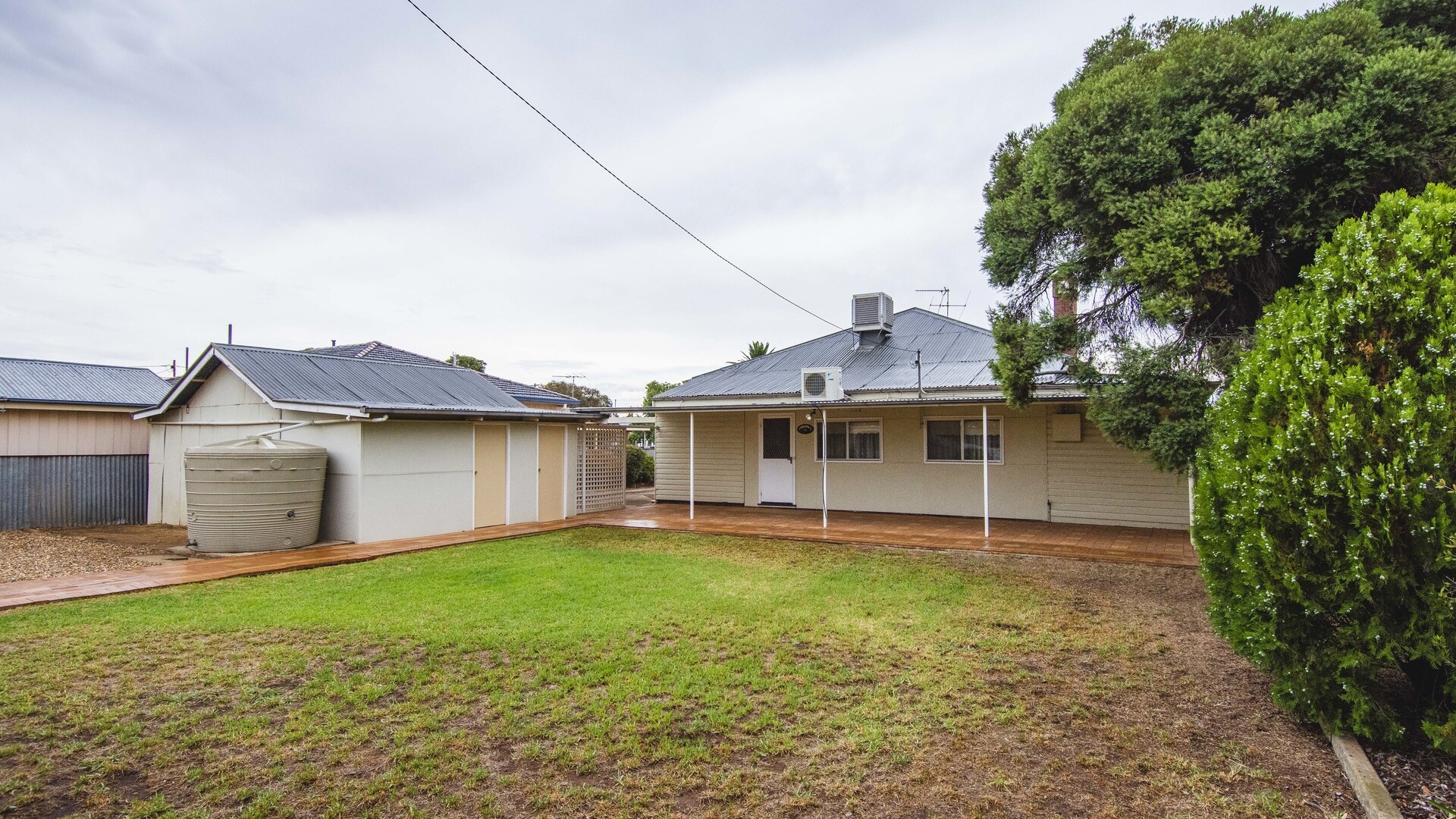 185 Deboos Street, Temora NSW 2666 - photo 15