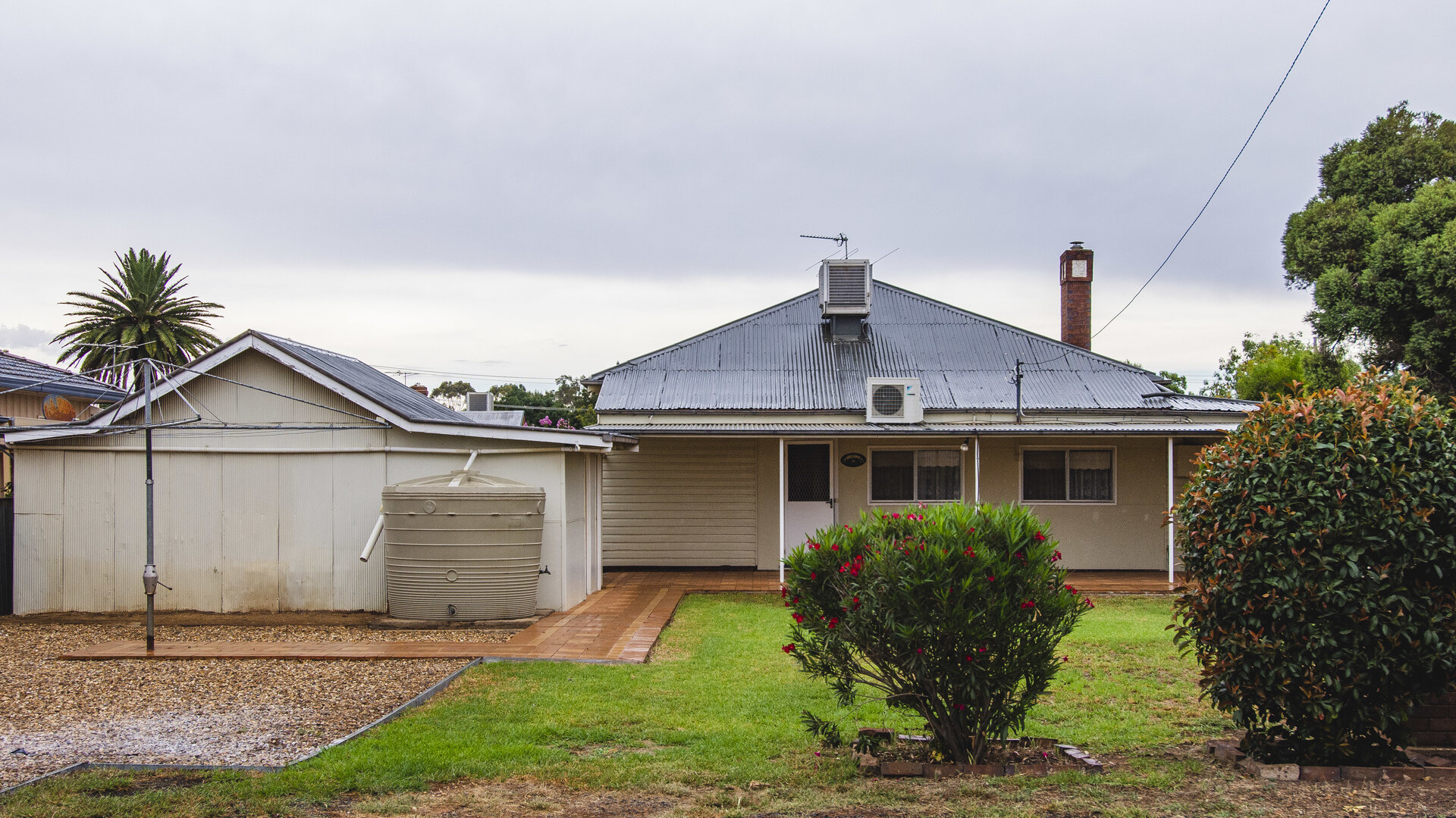 185 Deboos Street, Temora NSW 2666 - photo 16