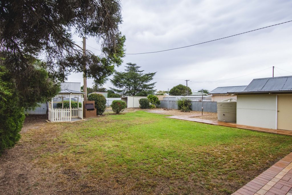 185 Deboos Street, Temora NSW 2666 - photo 17