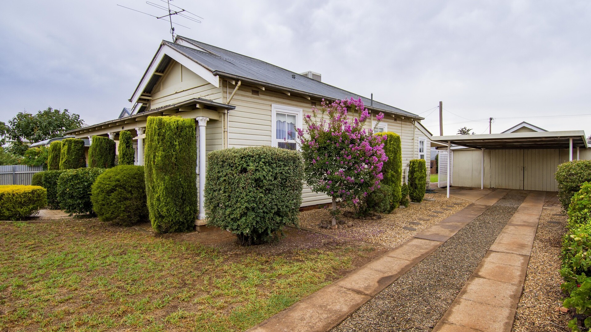 185 Deboos Street, Temora NSW 2666 - photo 20