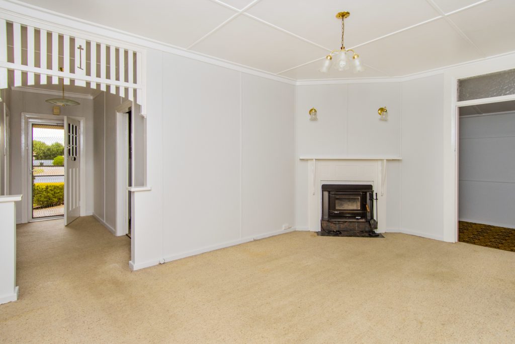 185 Deboos Street, Temora NSW 2666 - photo 4