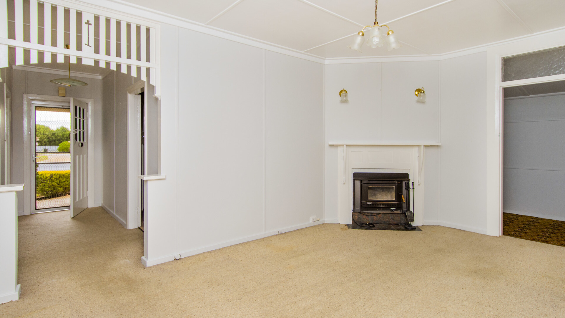 185 Deboos Street, Temora NSW 2666 - photo 4