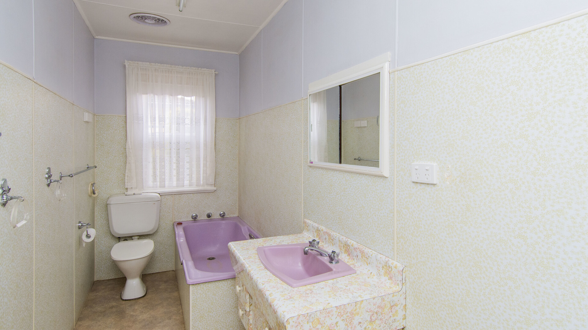 185 Deboos Street, Temora NSW 2666 - photo 10