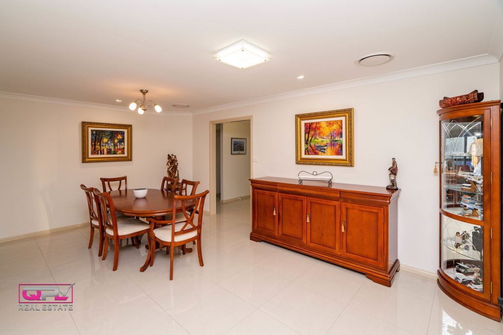 19 Tenefts Street, Temora NSW 2666 - photo 11
