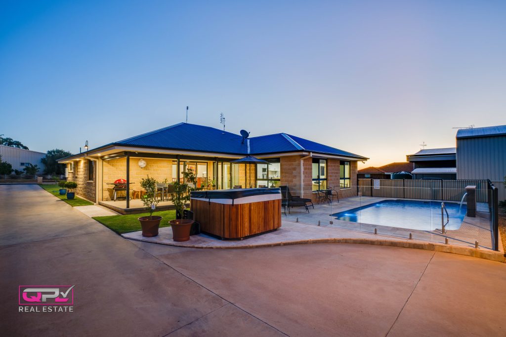 19 Tenefts Street, Temora NSW 2666 - photo 3