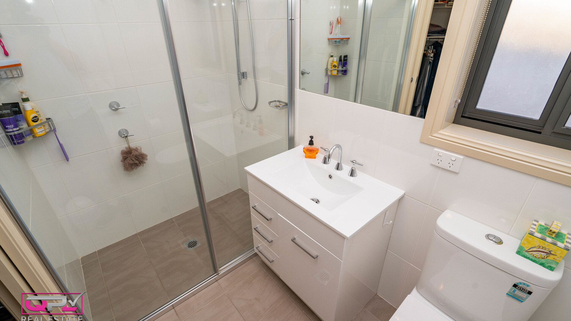 19 Tenefts Street, Temora NSW 2666 - photo 6