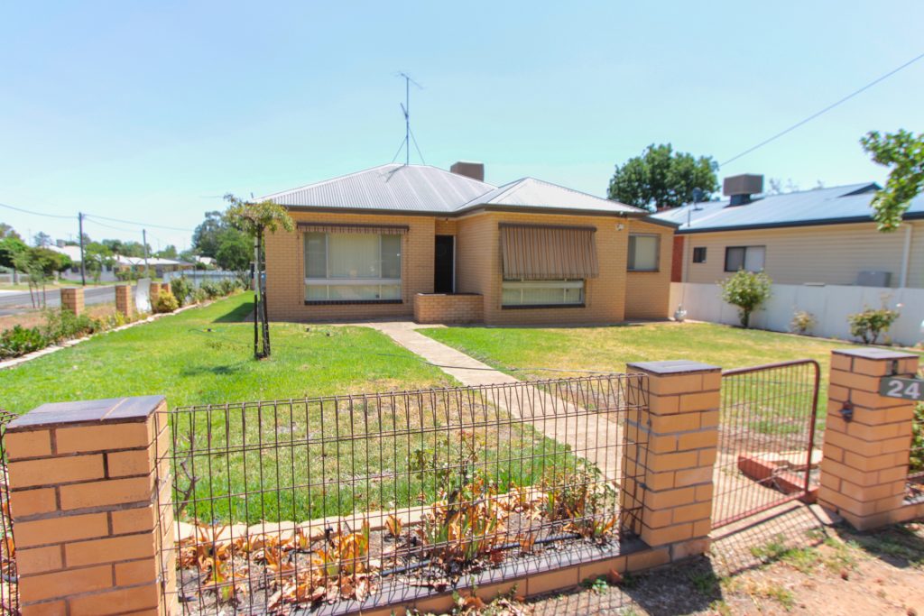 24 Argyle Street, Narrandera NSW 2700 - McGrath Riverina