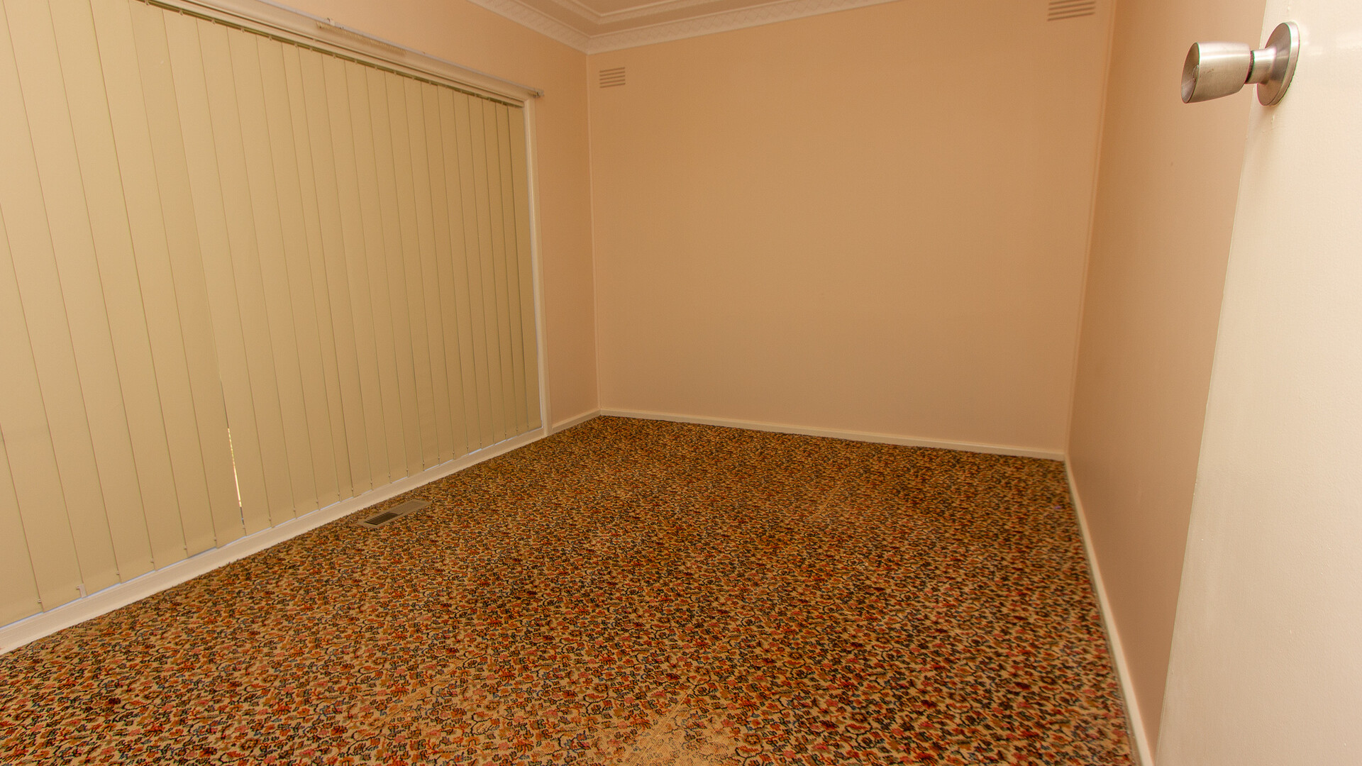 24 Argyle Street, Narrandera NSW 2700 - photo 6