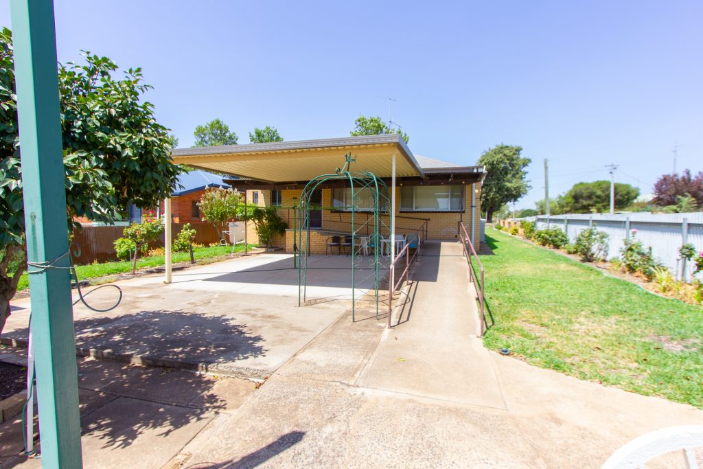 24 Argyle Street, Narrandera NSW 2700 - photo 8