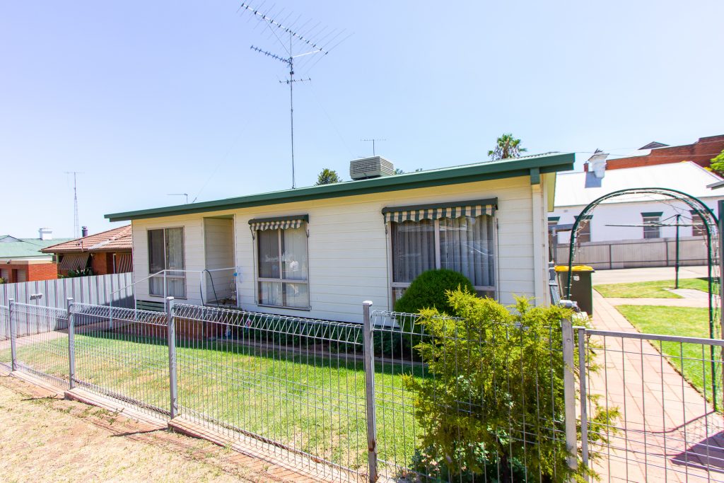 60 Whitton Street, Narrandera NSW 2700 - photo 12