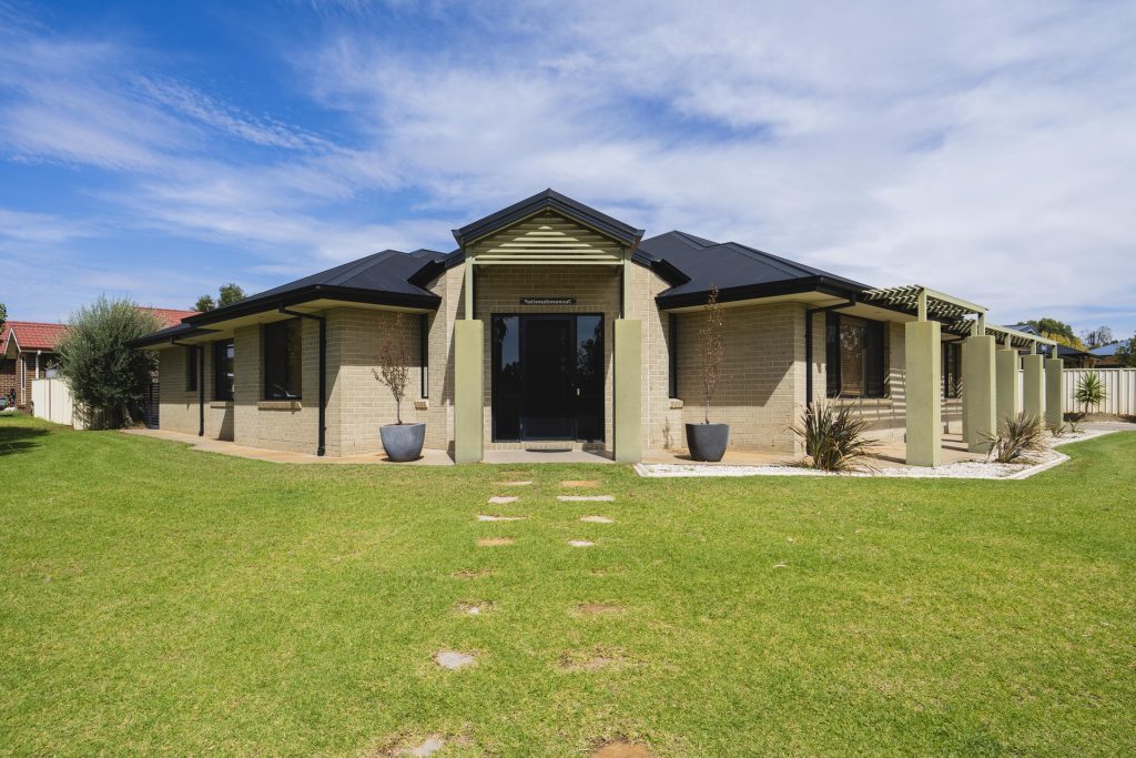 10 Anzac Crescent, Narrandera NSW 2700 - McGrath Riverina