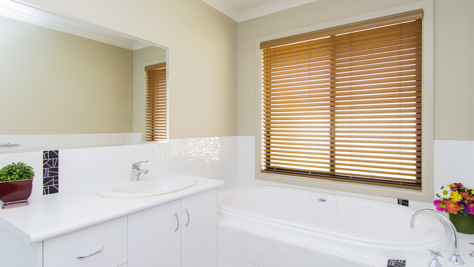 10 Anzac Crescent, Narrandera NSW 2700 - photo 12