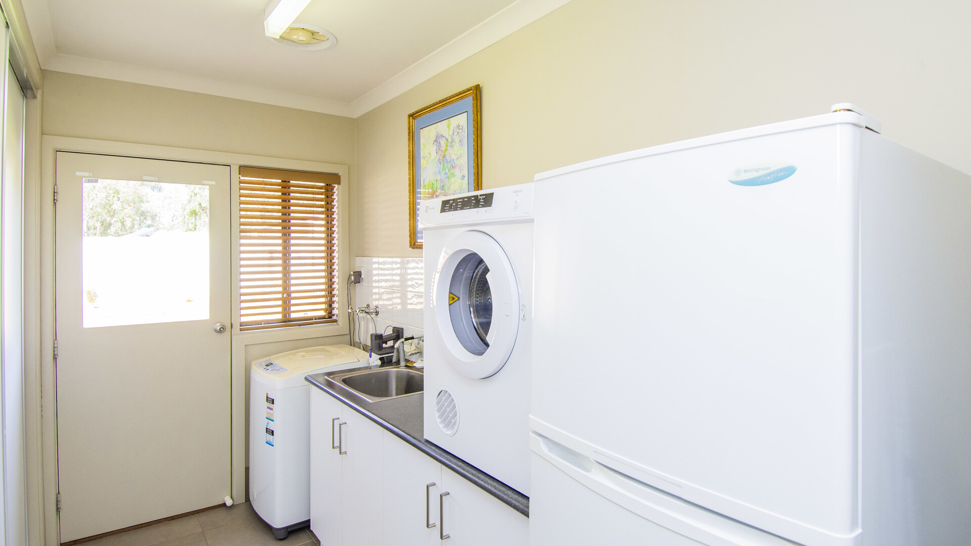 10 Anzac Crescent, Narrandera NSW 2700 - photo 16