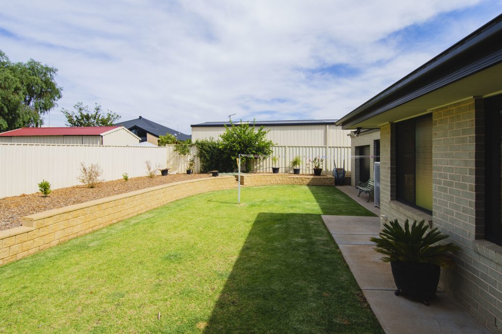 10 Anzac Crescent, Narrandera NSW 2700 - photo 19