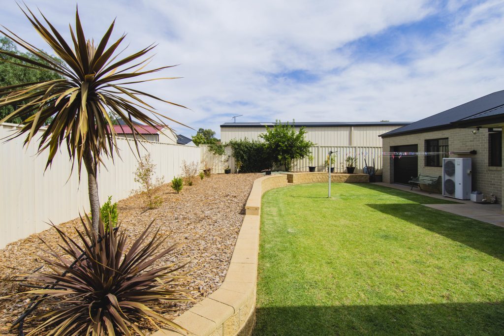 10 Anzac Crescent, Narrandera NSW 2700 - photo 20