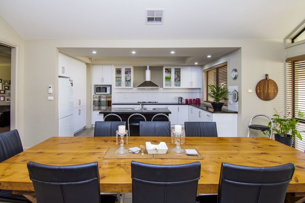 10 Anzac Crescent, Narrandera NSW 2700 - photo 3