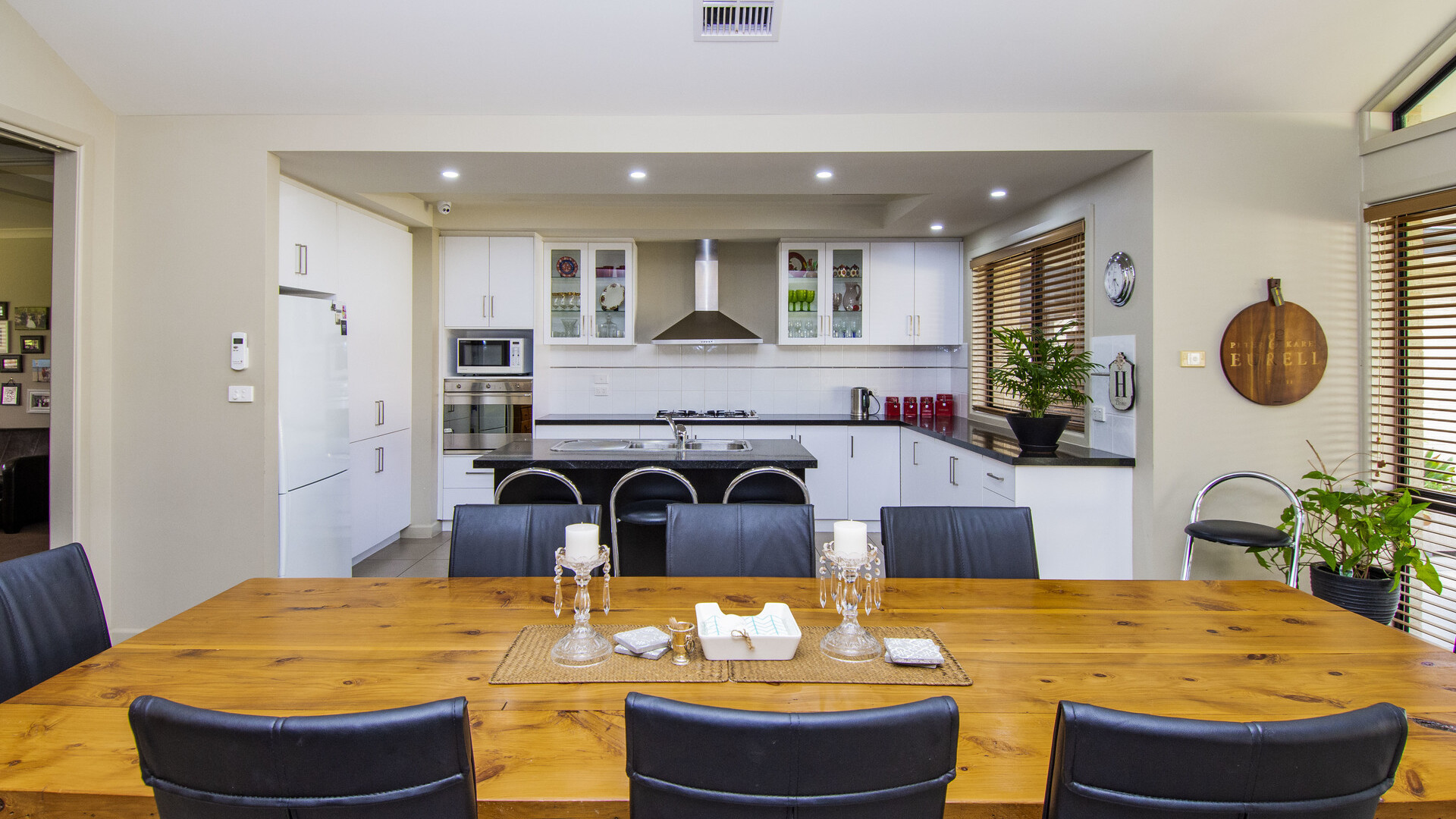 10 Anzac Crescent, Narrandera NSW 2700 - photo 3