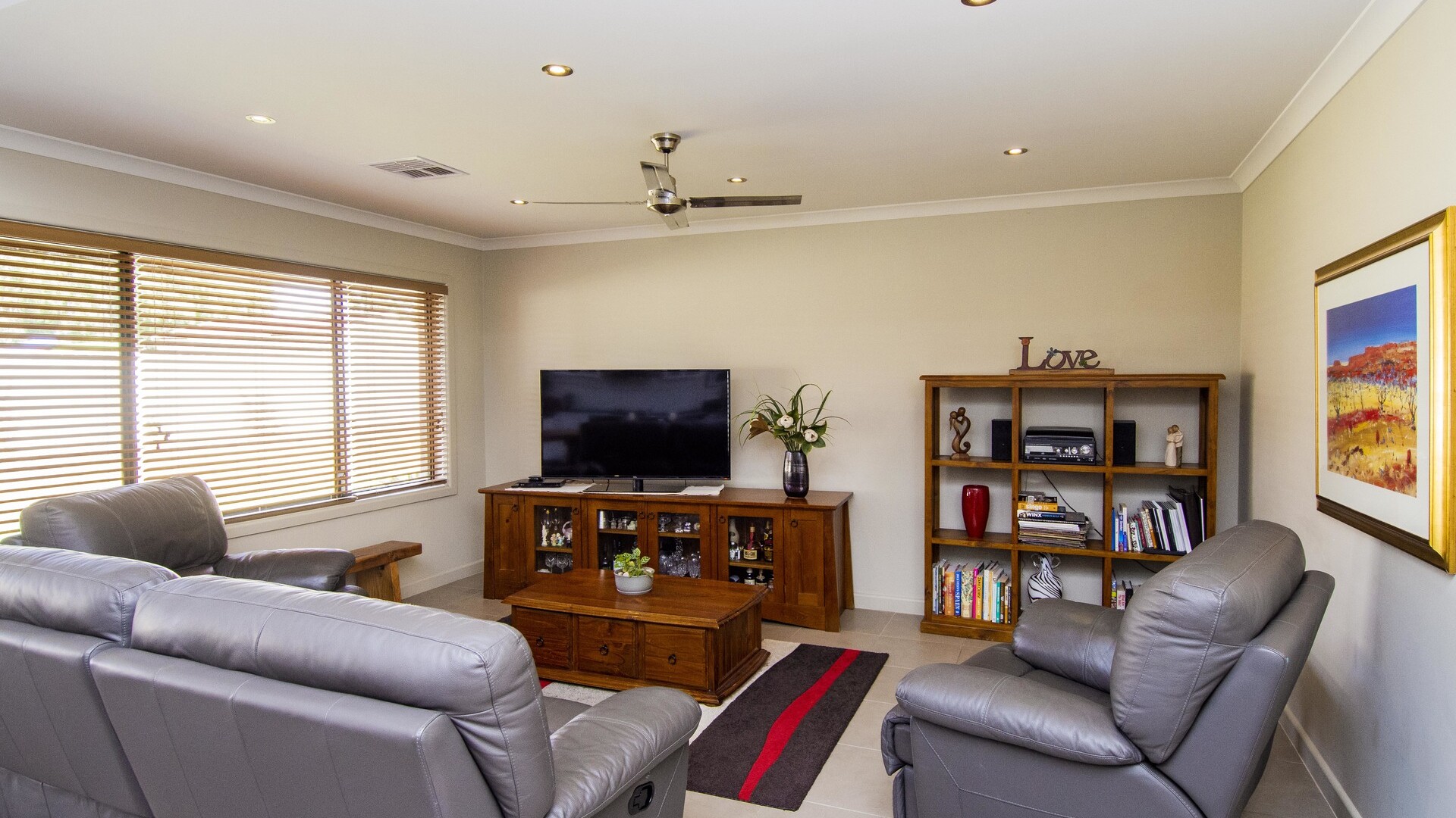 10 Anzac Crescent, Narrandera NSW 2700 - photo 5