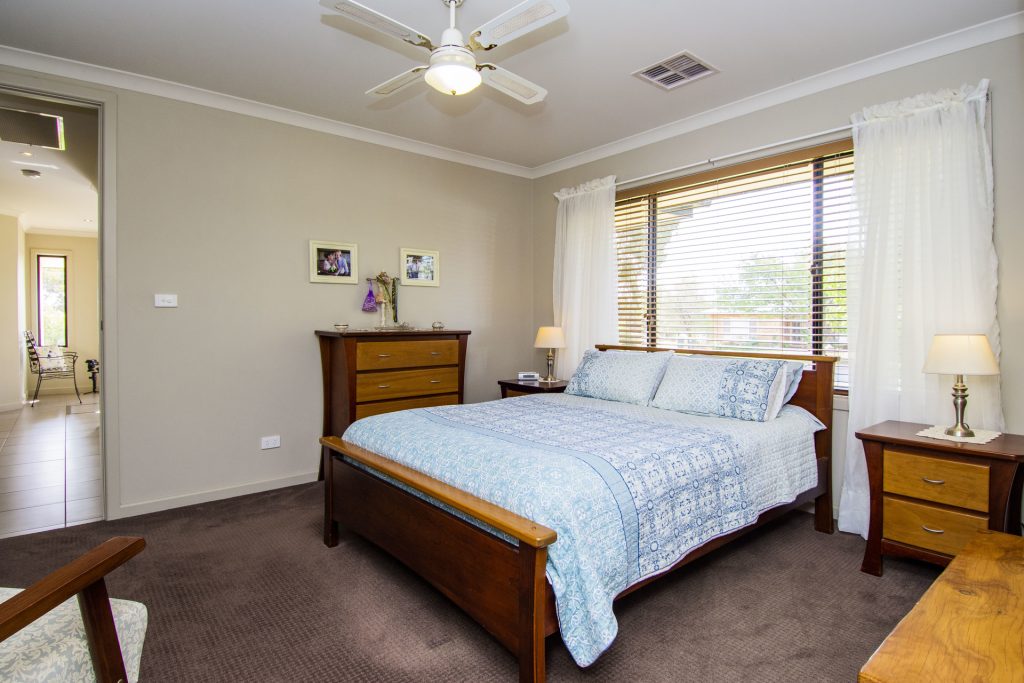 10 Anzac Crescent, Narrandera NSW 2700 - photo 7