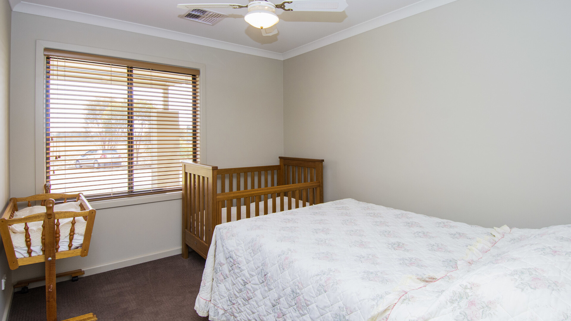 10 Anzac Crescent, Narrandera NSW 2700 - photo 9