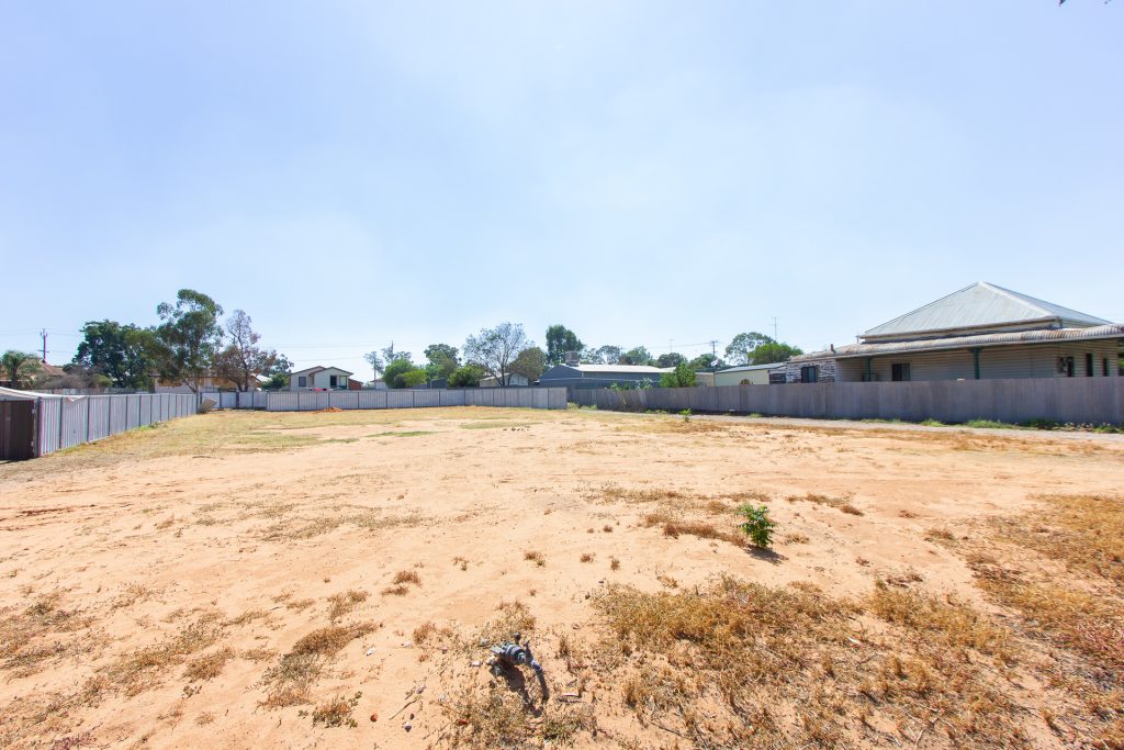 3 Frank Street, Narrandera NSW 2700 - photo 3