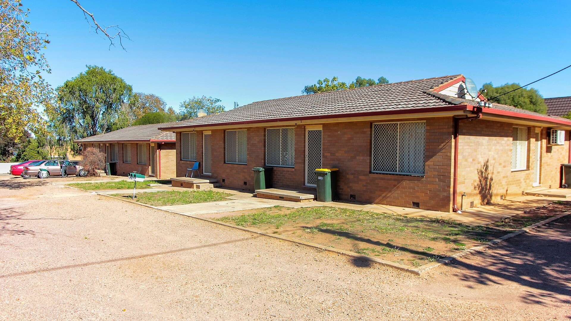2 Chantilly Street, Narrandera NSW 2700 - photo 2