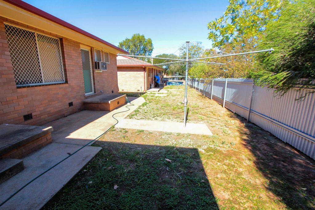 2 Chantilly Street, Narrandera NSW 2700 - photo 13