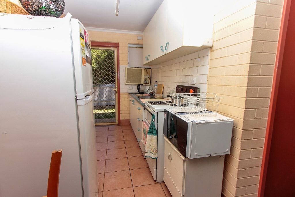 2 Chantilly Street, Narrandera NSW 2700 - photo 9