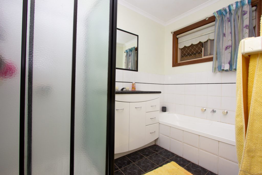 54-56 Reid Street, Lockhart NSW 2656 - photo 11