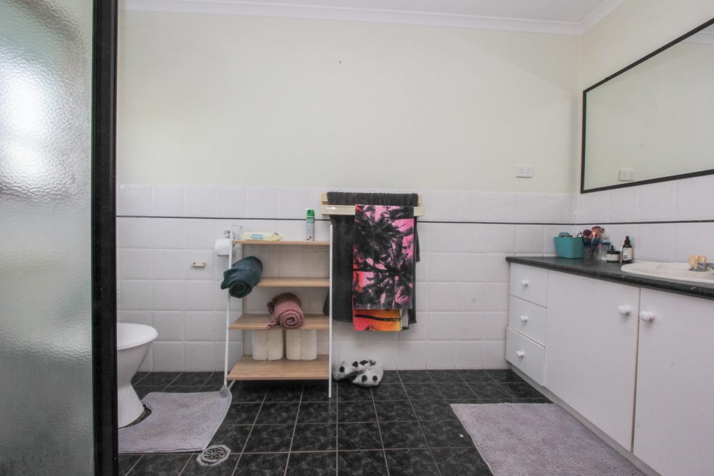54-56 Reid Street, Lockhart NSW 2656 - photo 7