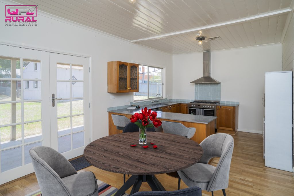 19 Douglas Street, Narrandera NSW 2700 - photo 3