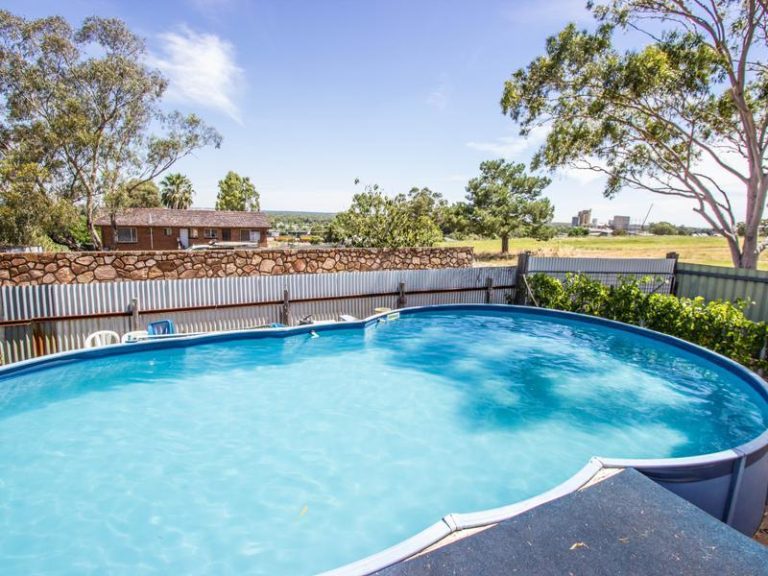 80 Dalgetty Street, Narrandera NSW 2700 - photo 15