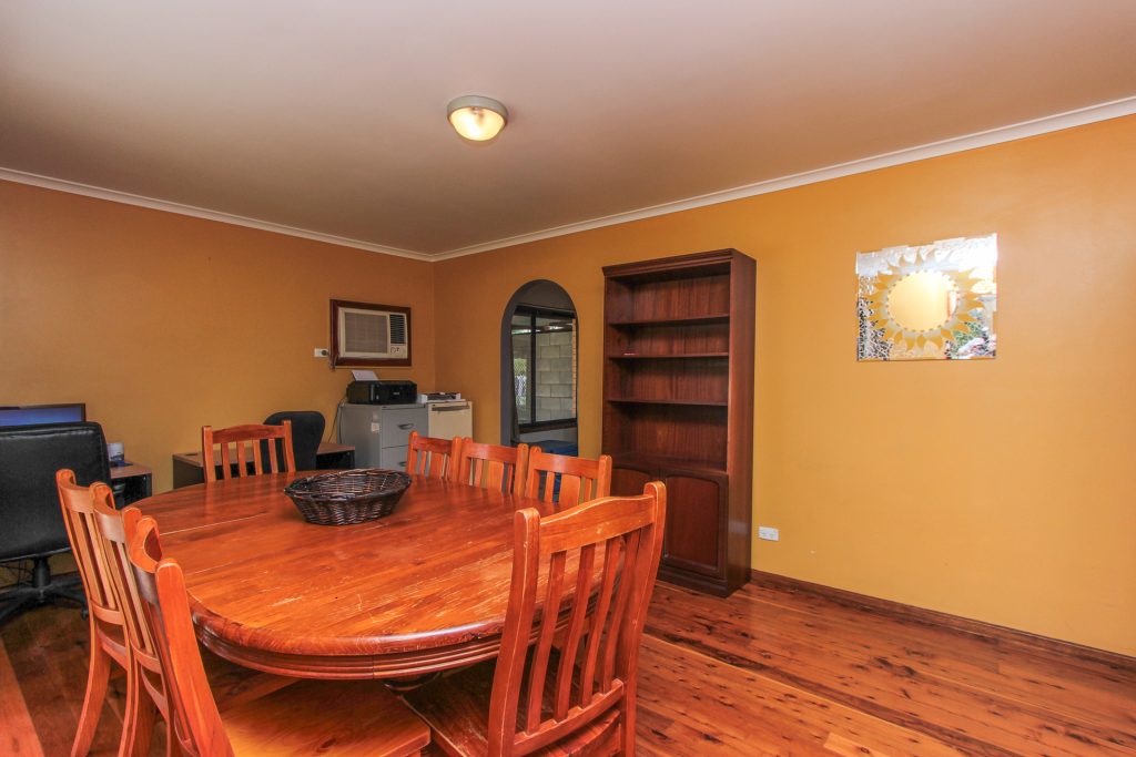 80 Dalgetty Street, Narrandera NSW 2700 - photo 4