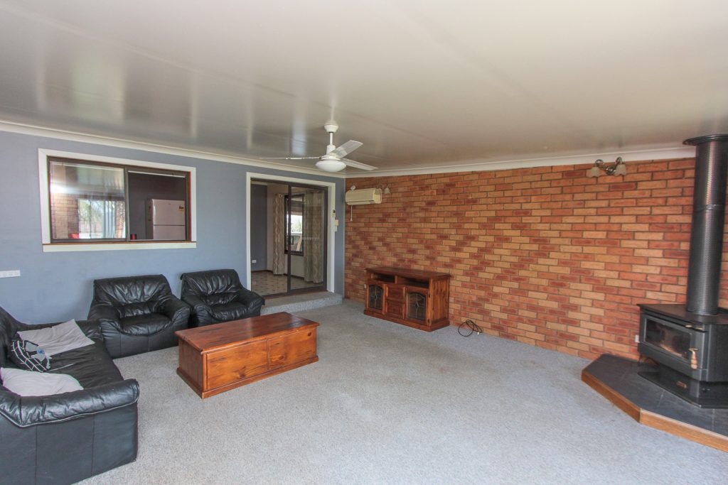 80 Dalgetty Street, Narrandera NSW 2700 - photo 5
