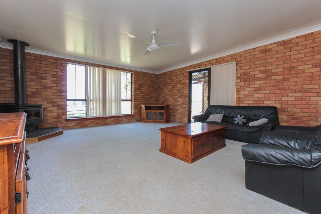 80 Dalgetty Street, Narrandera NSW 2700 - photo 6