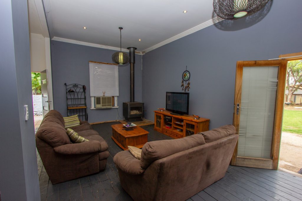 10 Carolan Place, Narrandera NSW 2700 - photo 3