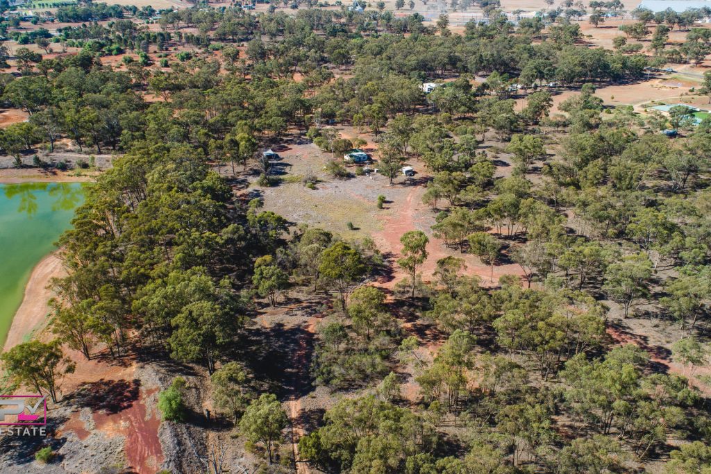 2 Websters Lane, Temora NSW 2666 - photo 8