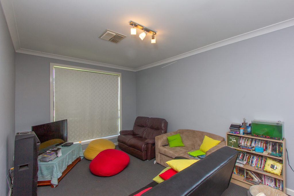40 Frederica Street, Narrandera NSW 2700 - photo 2