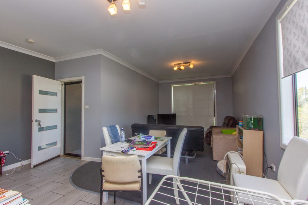 40 Frederica Street, Narrandera NSW 2700 - photo 5
