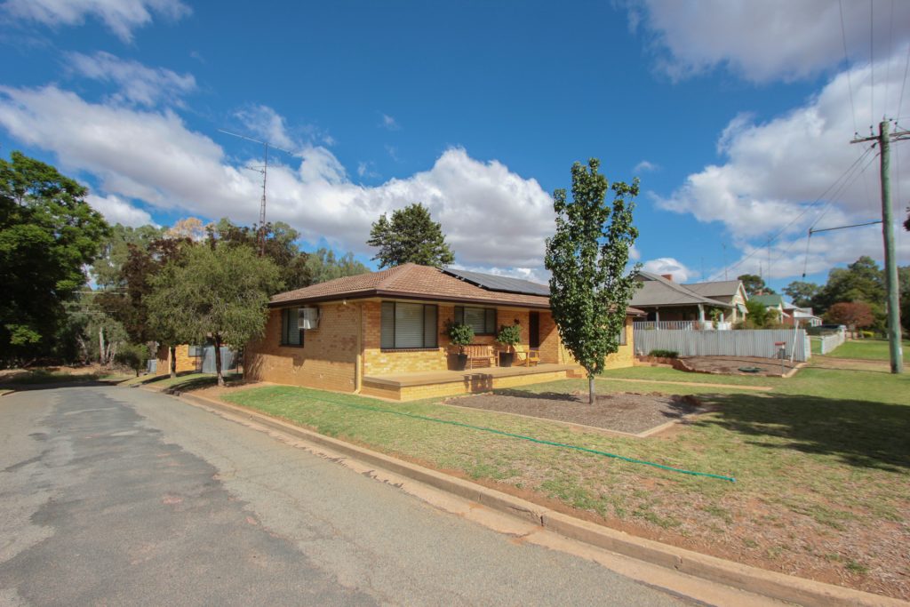 154A Larmer Street, Narrandera NSW 2700 - photo 18