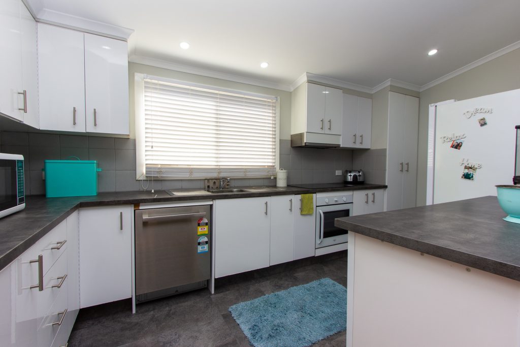 12 Willans Street, Narrandera NSW 2700 - photo 2