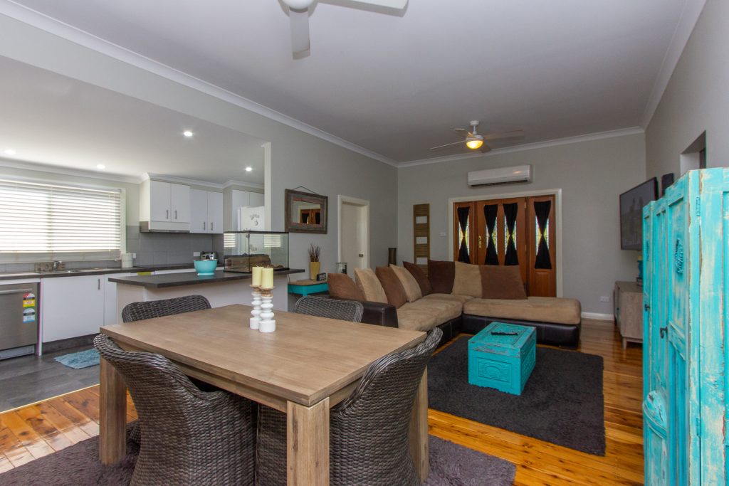 12 Willans Street, Narrandera NSW 2700 - photo 4