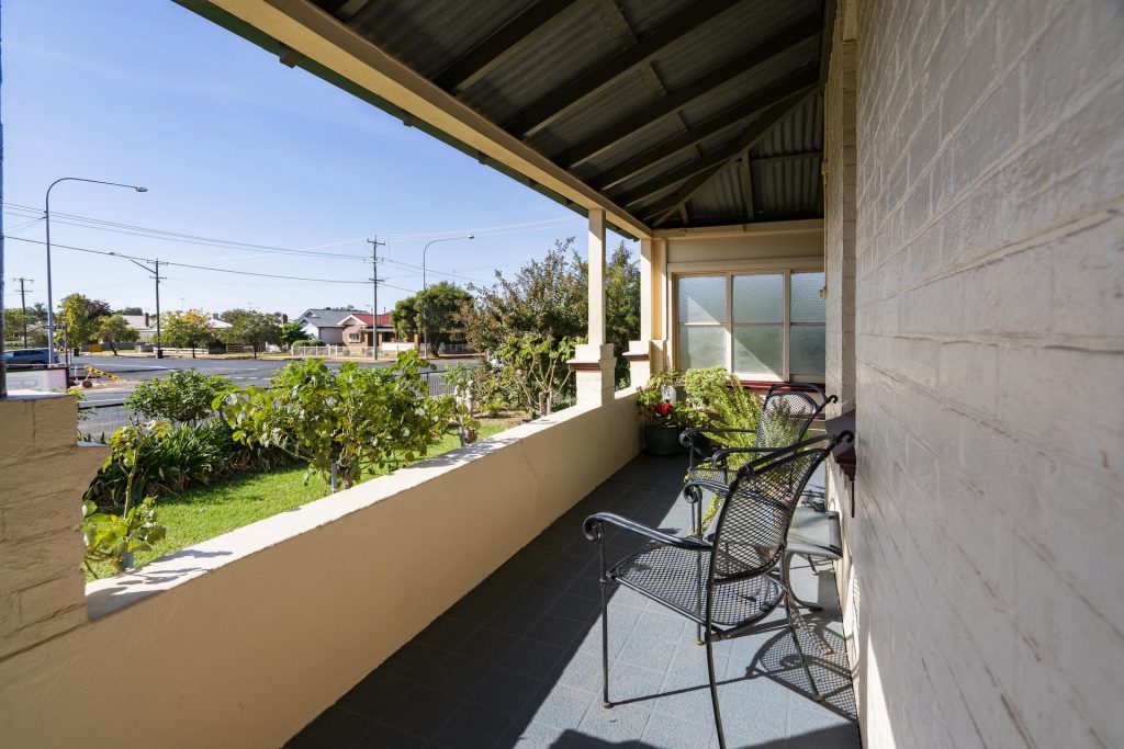 142 Aurora Street, Temora NSW 2666 - photo 3