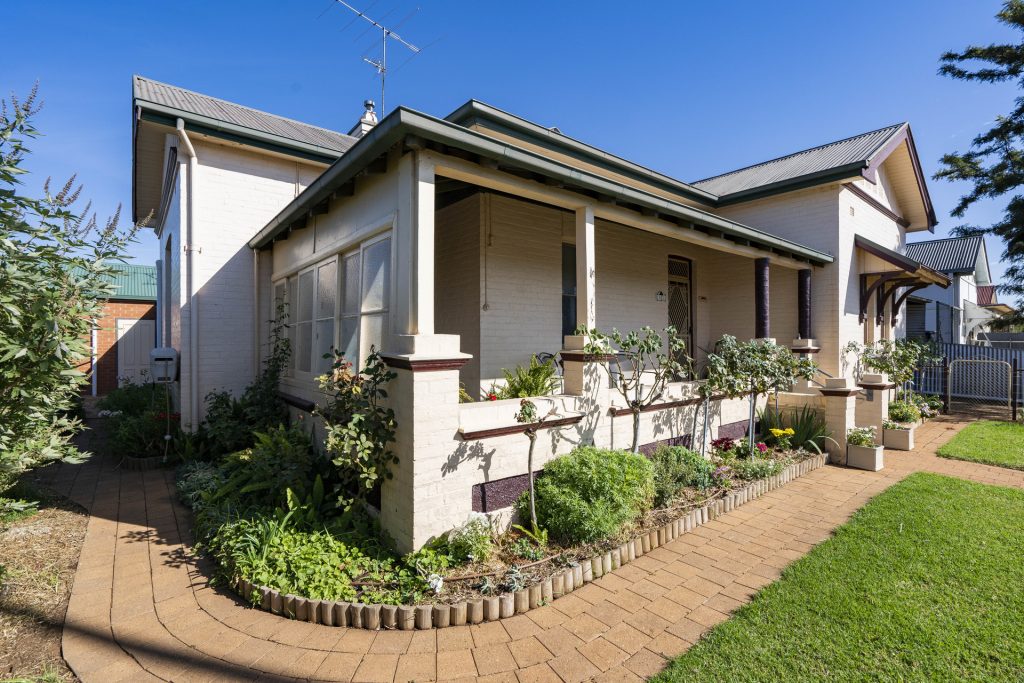 142 Aurora Street, Temora NSW 2666 - photo 21